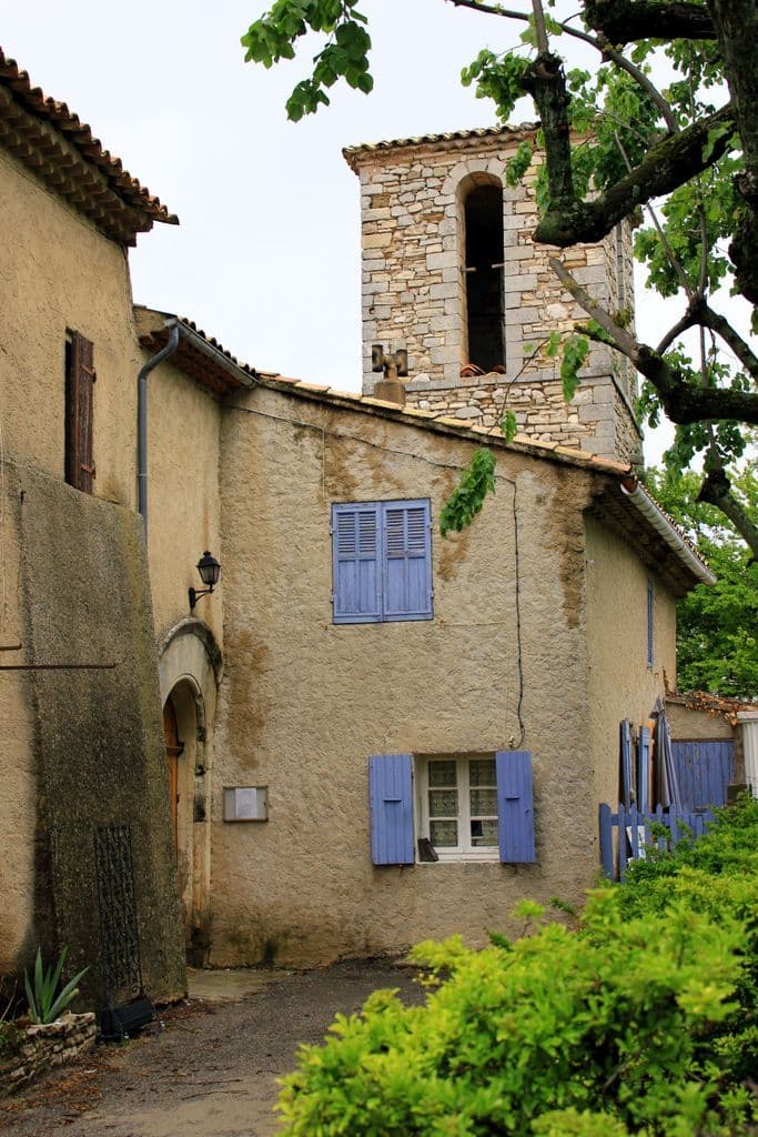 https://dignois.fr/Montfuron-paroisse/