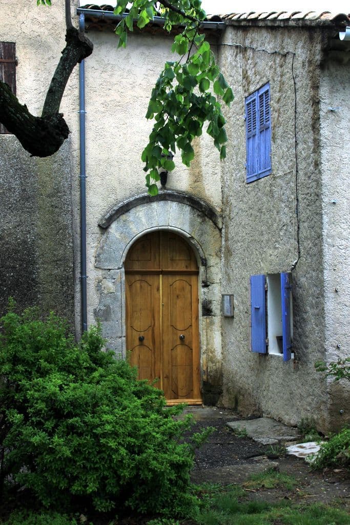 https://dignois.fr/Montfuron-paroisse/