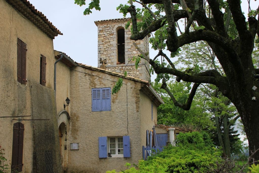 https://dignois.fr/Montfuron-paroisse/