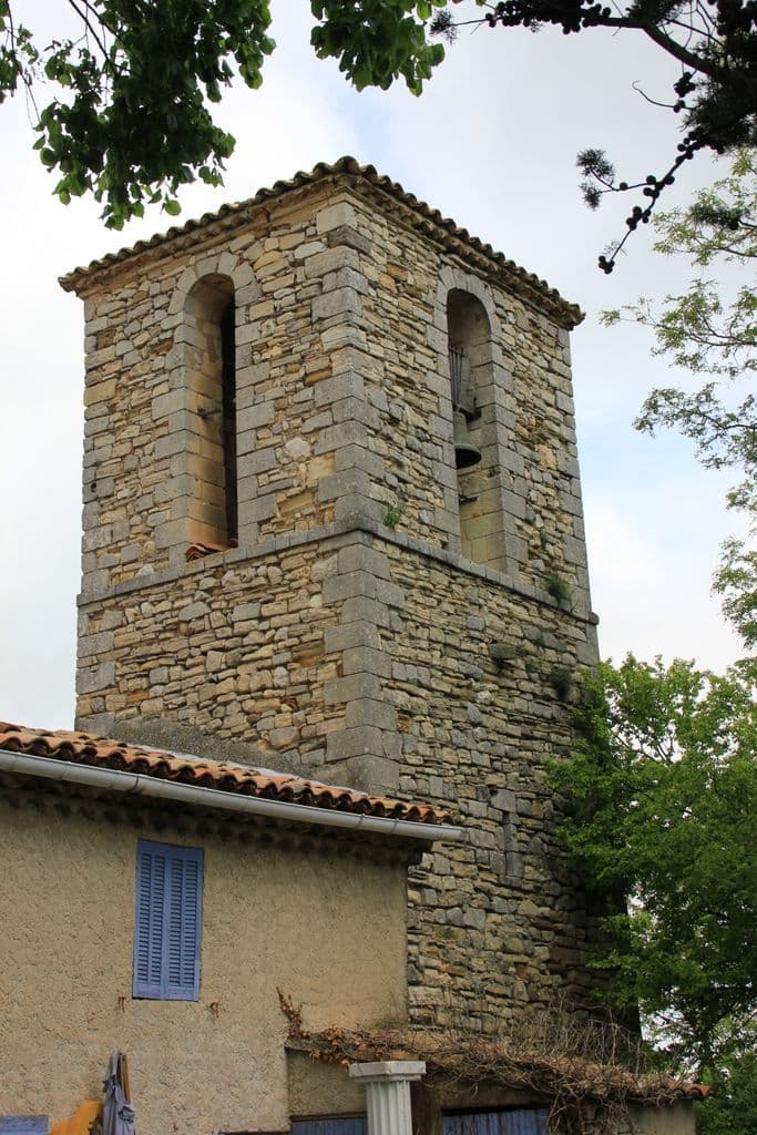 https://dignois.fr/Montfuron-paroisse/