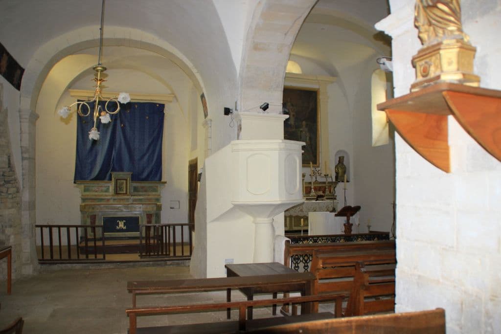 https://dignois.fr/Montfuron-paroisse/