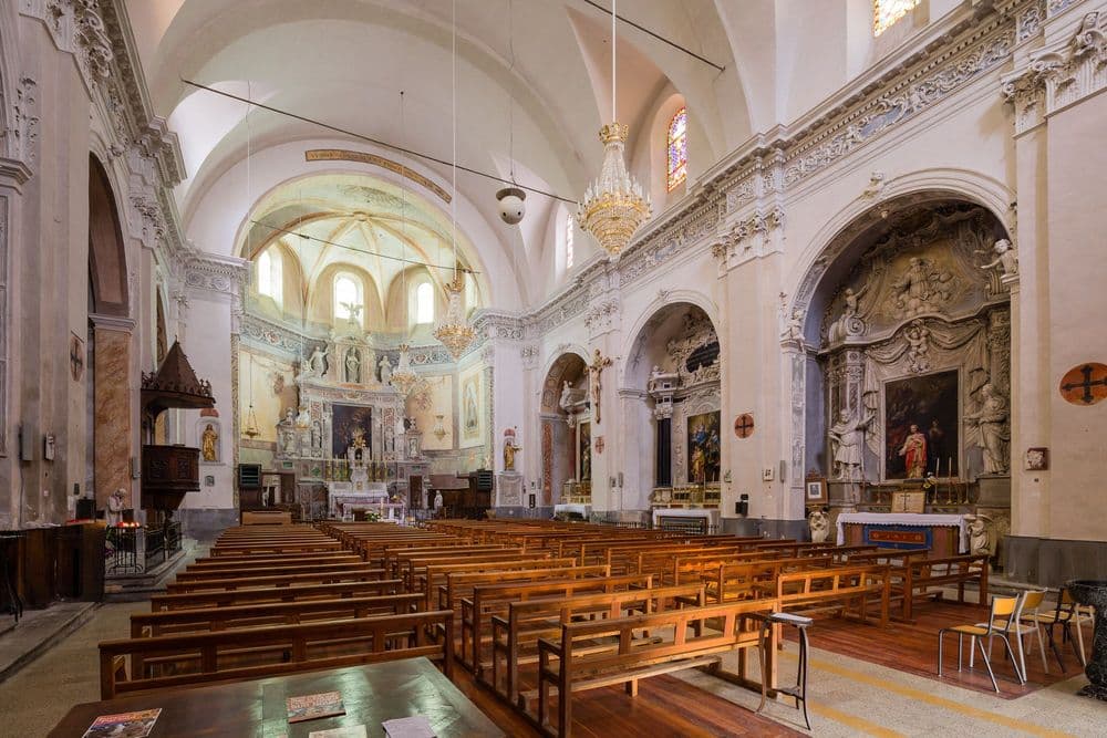 04850 JAUSIERS Nef_de_l'église_Saint-Nicolas-de-Myre,_Jausiers,_France-2WIK EDOUARD HUE .jpg