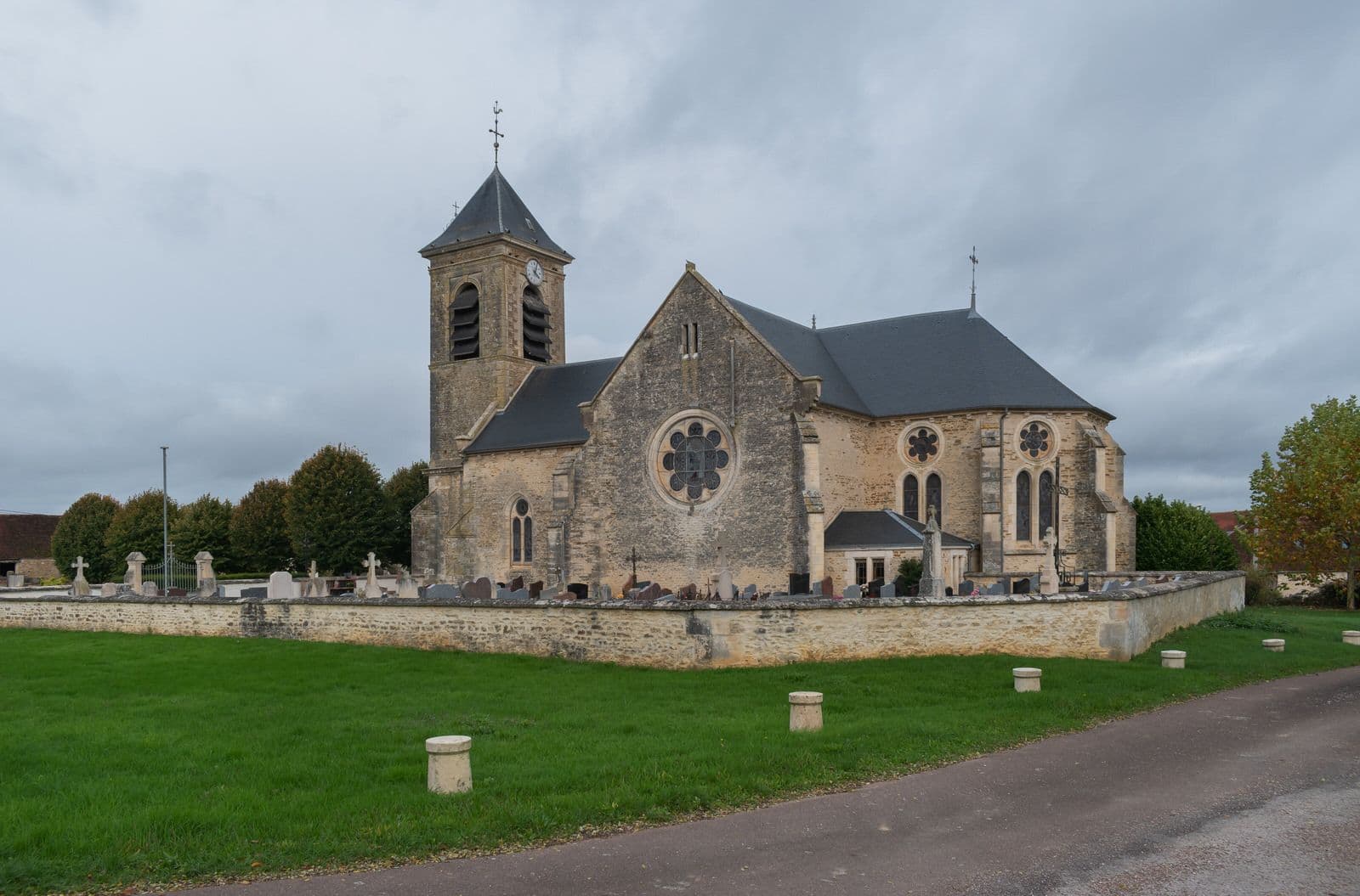 Lantages - Église Saint Valentin