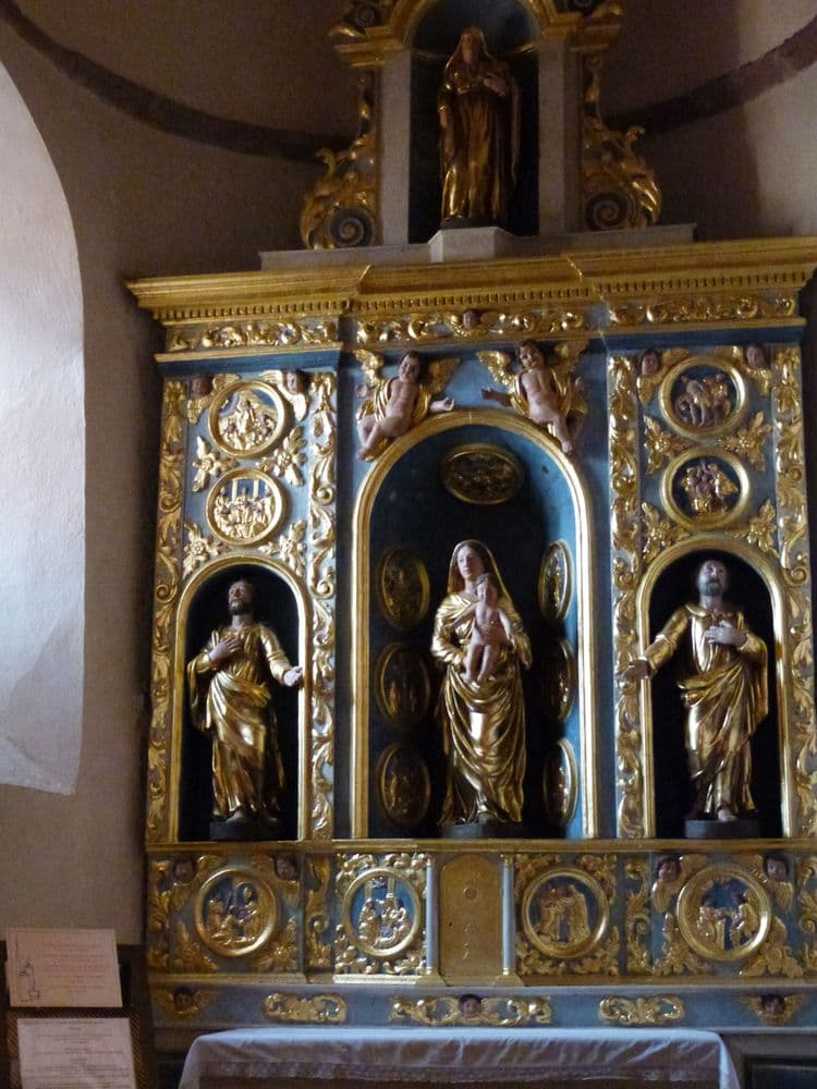 12330 WIKI THERESE GAIGERetable_de_l'église_Saint-Blaise_à_Clairvaux_d'Aveyron.jpeg