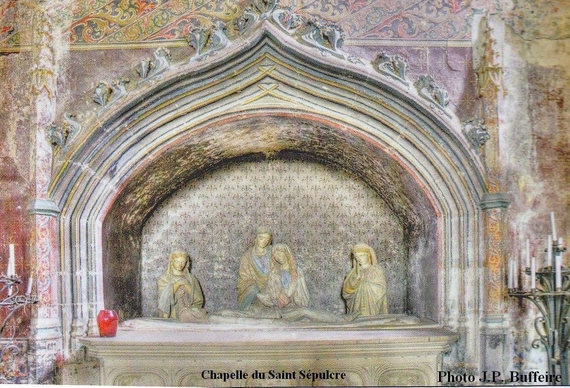 18130 DUN-SUR-AURON Chapelle du Saint Sépulcre.jpg