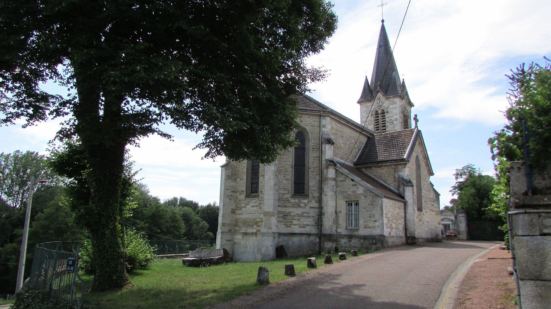 Condes - Église St-Vallier