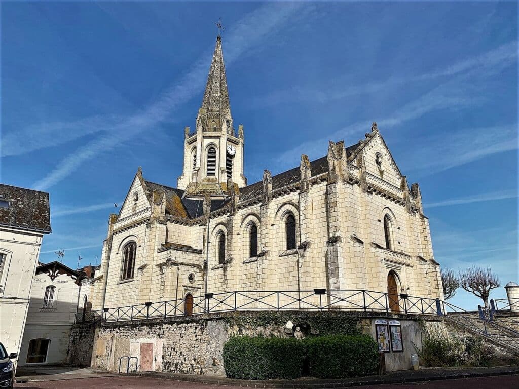 37130 BREHEMONT Mairie 02 église.jpg