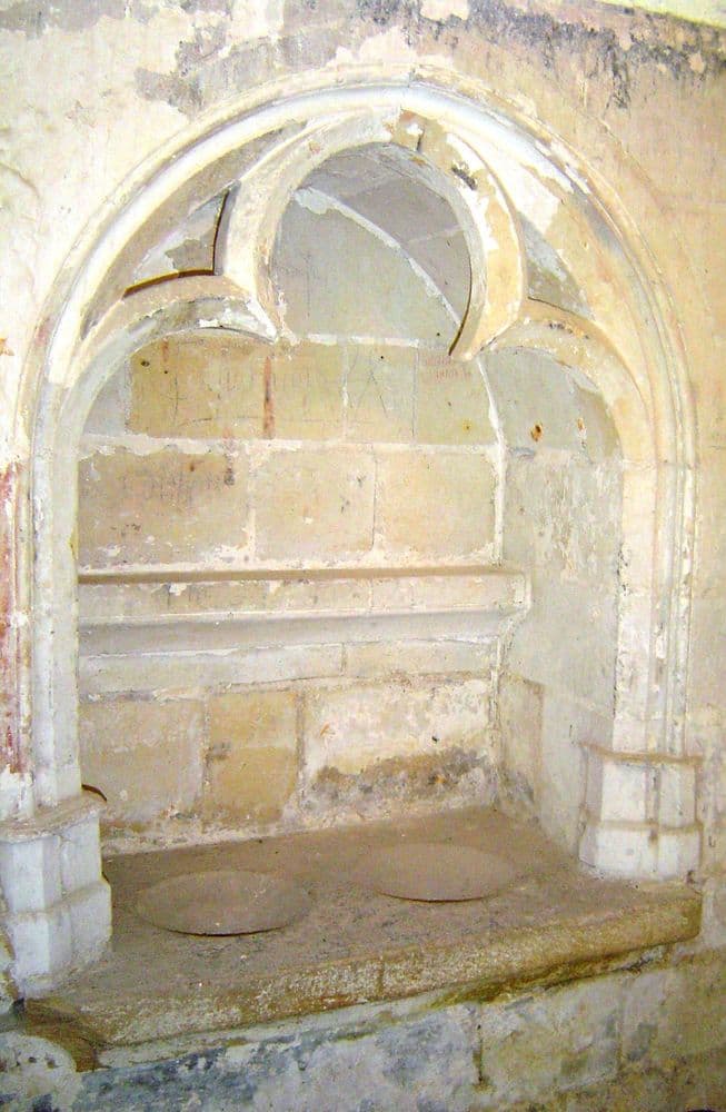 37140 Rigny Usse Wikicommons Barbier.andre Piscine_liturgique.jpg