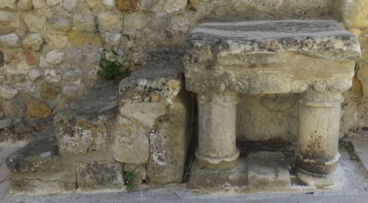 37510 VILLANDRY chaire à précher 01.jpg