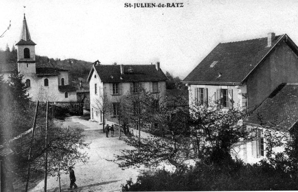 38 Saint-Julien-de-Raz,_1906,_p209_de_L'Isère_les_533_communes.jpg