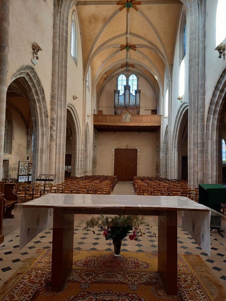 45230 saint Pierre et saint Paul PRTL45 nef2.jpg