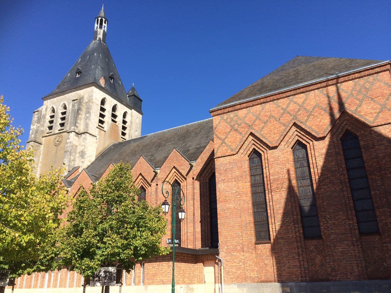 Gien - Église Sainte-Jeanne-d'Arc
