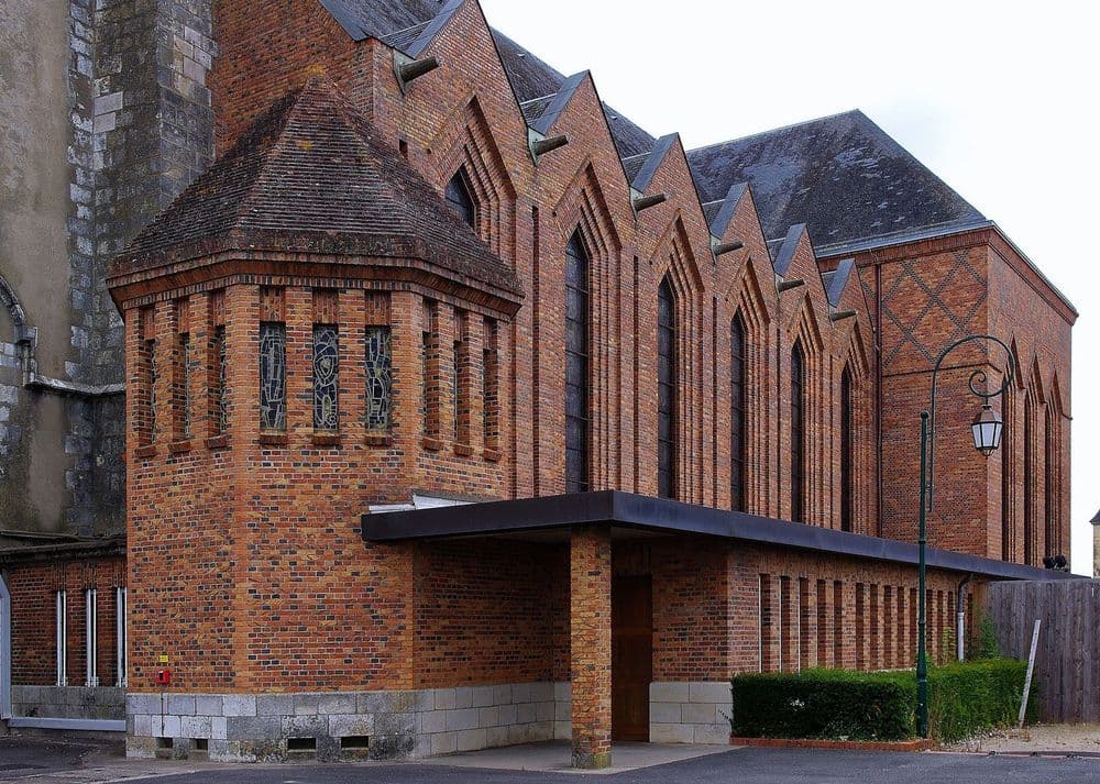 45500 Gien ste jeanne d'arc Flickr Patrick Light murbriquesext.jpg