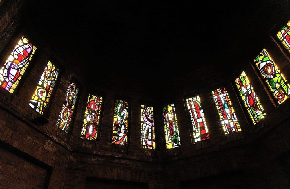 45500 Gien ste jeanne d'arc Flickr Patrick Light vitrauxchoeur.jpg
