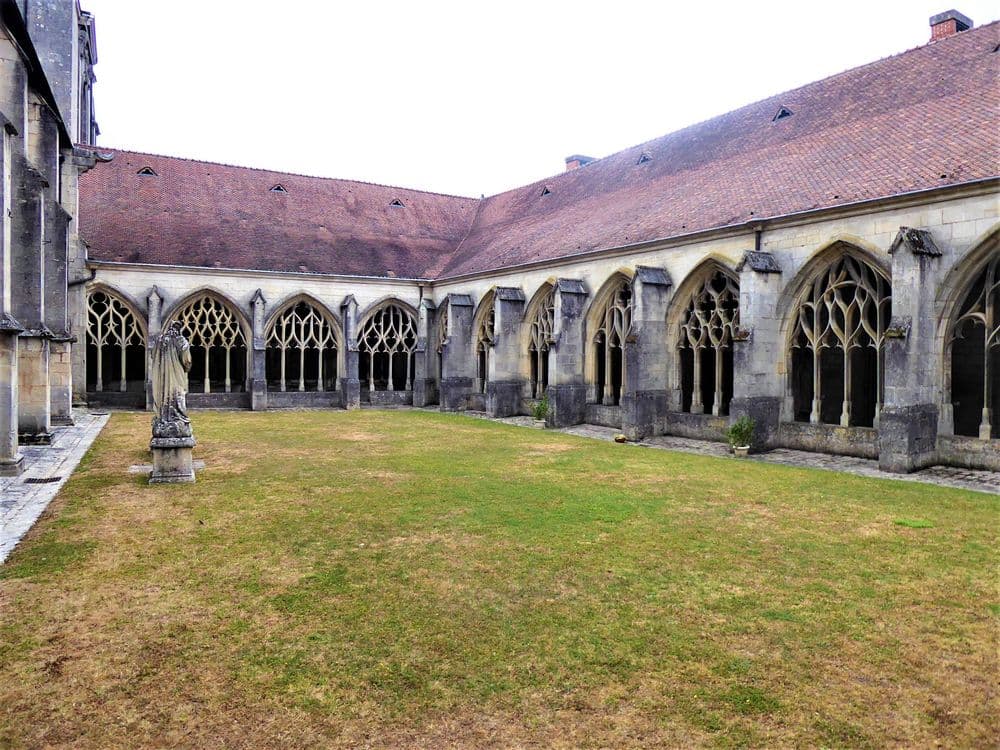55100 Verdun Wikicommons Chris06 Cloister_of_Cathédrale_Notre-Dame_de_Verdun_(1).jpg