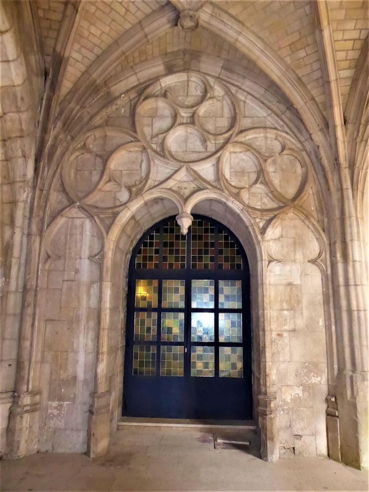 55100 Verdun Wikicommons Chris06 Cloister_of_Cathédrale_Notre-Dame_de_Verdun_(2).jpg