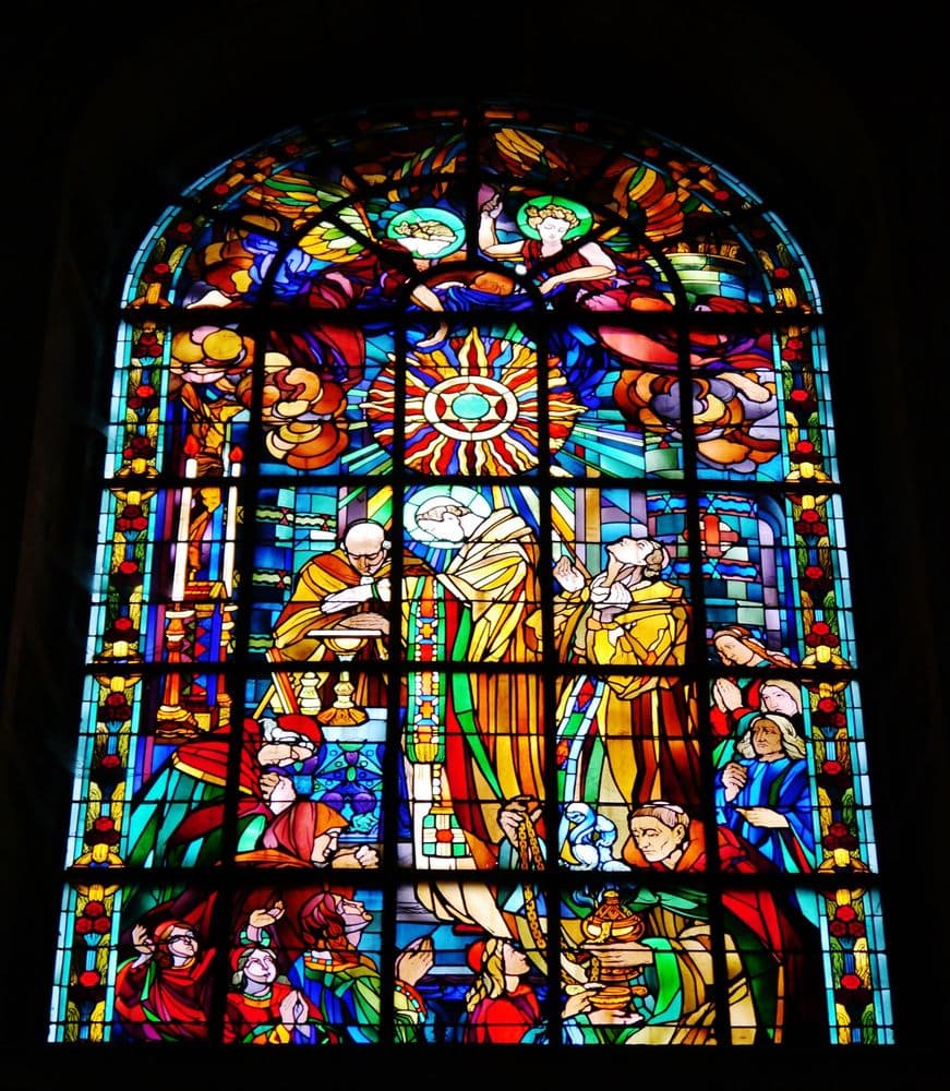 55100 Verdun Wikicommons Zairon Cathédrale_Notre-Dame_Innen_Buntglasfenster_5.jpg