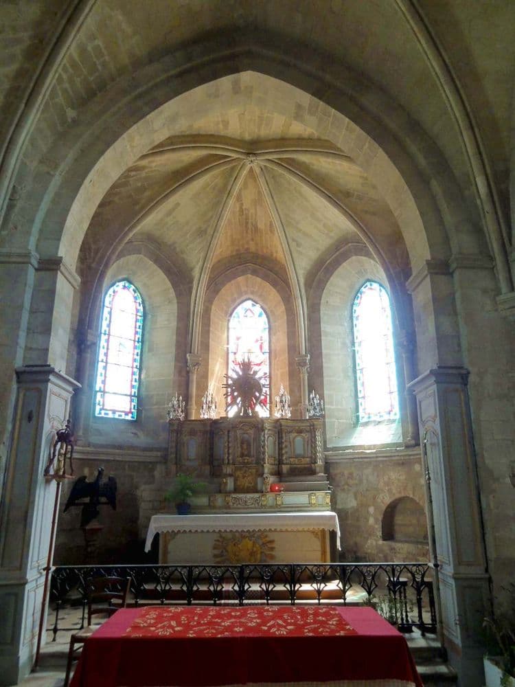 60750 CHOISY AU BAC Choisy-au-Bac_(60),_église_de_la_Sainte-Trinité,_croisée_du_transept,_vue_vers_l'est_4WIKI Pierre Poschadel .jpeg