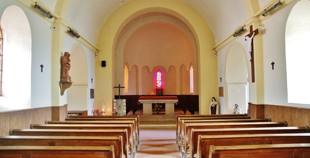 71110_Bourg-le-Comte_Wikicommons Bastien.pierre2.jpeg