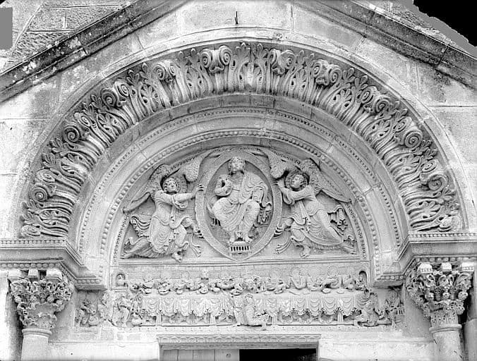 71110 Saint Julien de Jonzy creative commons Henri Heuze 2.jpg