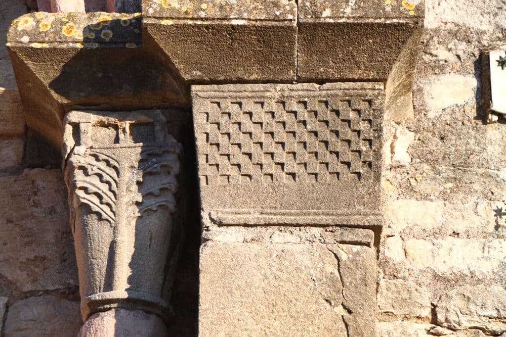 71700 FARGES LES MACON eglise-saint-barthlmy--farges-ls-mcon_16193548074_o FLICKr KRISTOBALITE .jpg