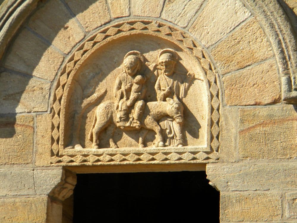 71800 Bois-Sainte-Marie Wikicommons Jackydarne tympan_portail_sud.jpg