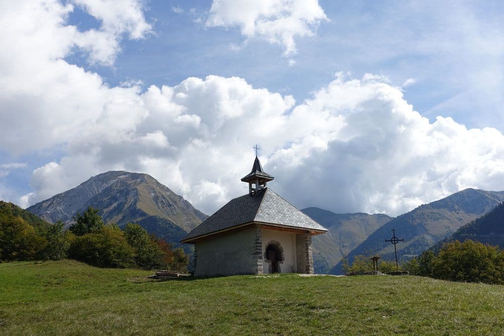 73630  JARSYwalk-to-chapelle-saint-michel-archange-dite-de-la-lzine--jarsy--bauges_37428784012_o  Guilhem Vellut .jpg
