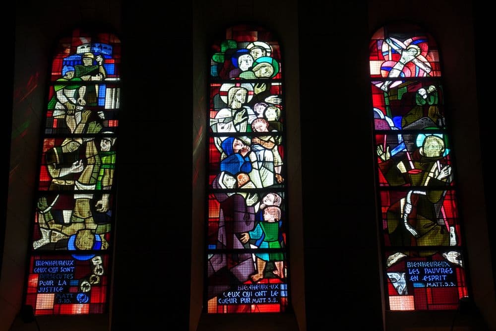 75020 PARIS Flickr Guilhem VELUT. stained-glass--notre-dame-des-otages--paris_33117314773_o.jpg