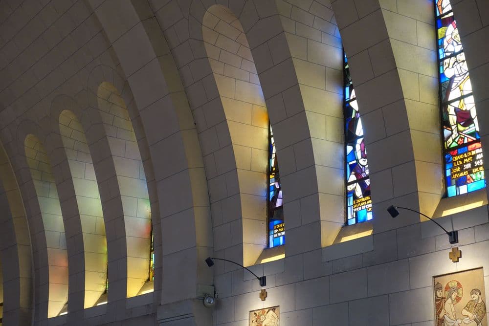 75020 PARIS Flickr Guilhem VELUT. stained-glass--notre-dame-des-otages--paris_33545063670_o.jpg