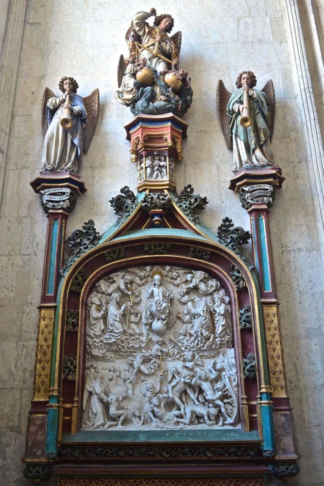 80100 Abbeville Wikicommons Morburre SaintWulfran retableJugementDernier.jpg