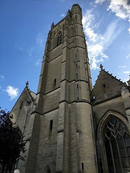 80200 Péronne creative commons Carnage 2000 clocher.jpg