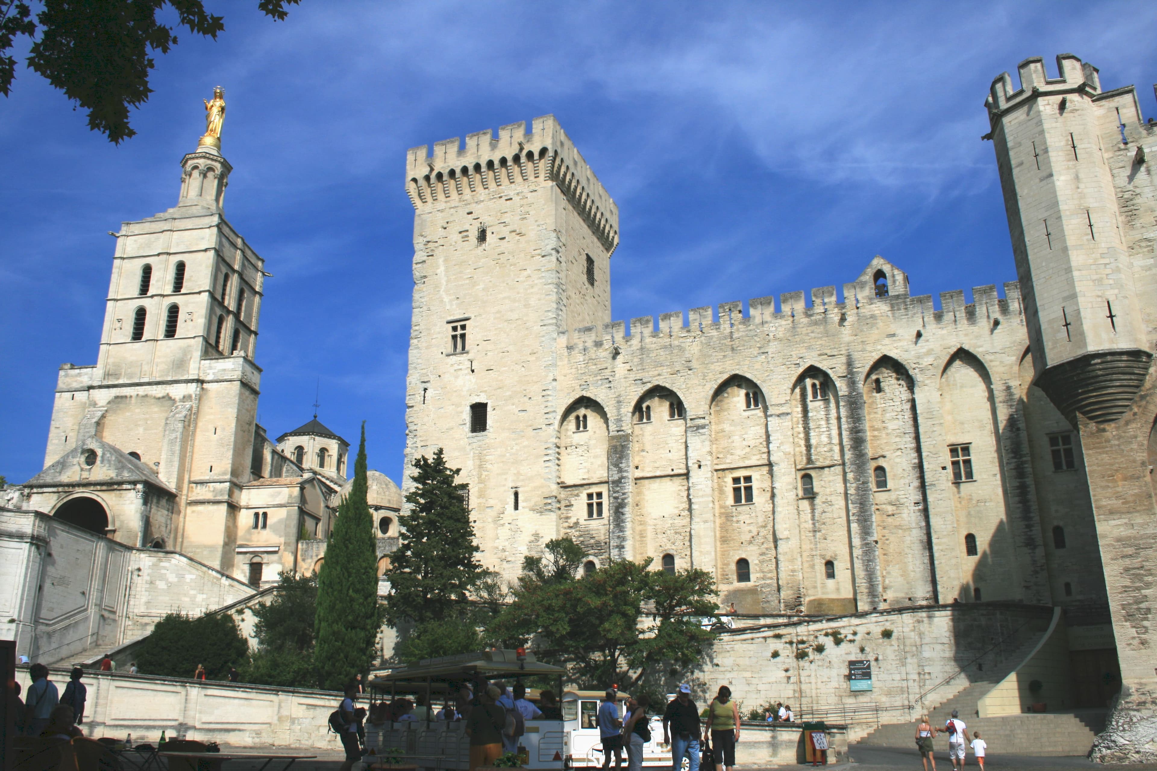 Avignon - Basilique métropolitaine Notre-Dame des Doms