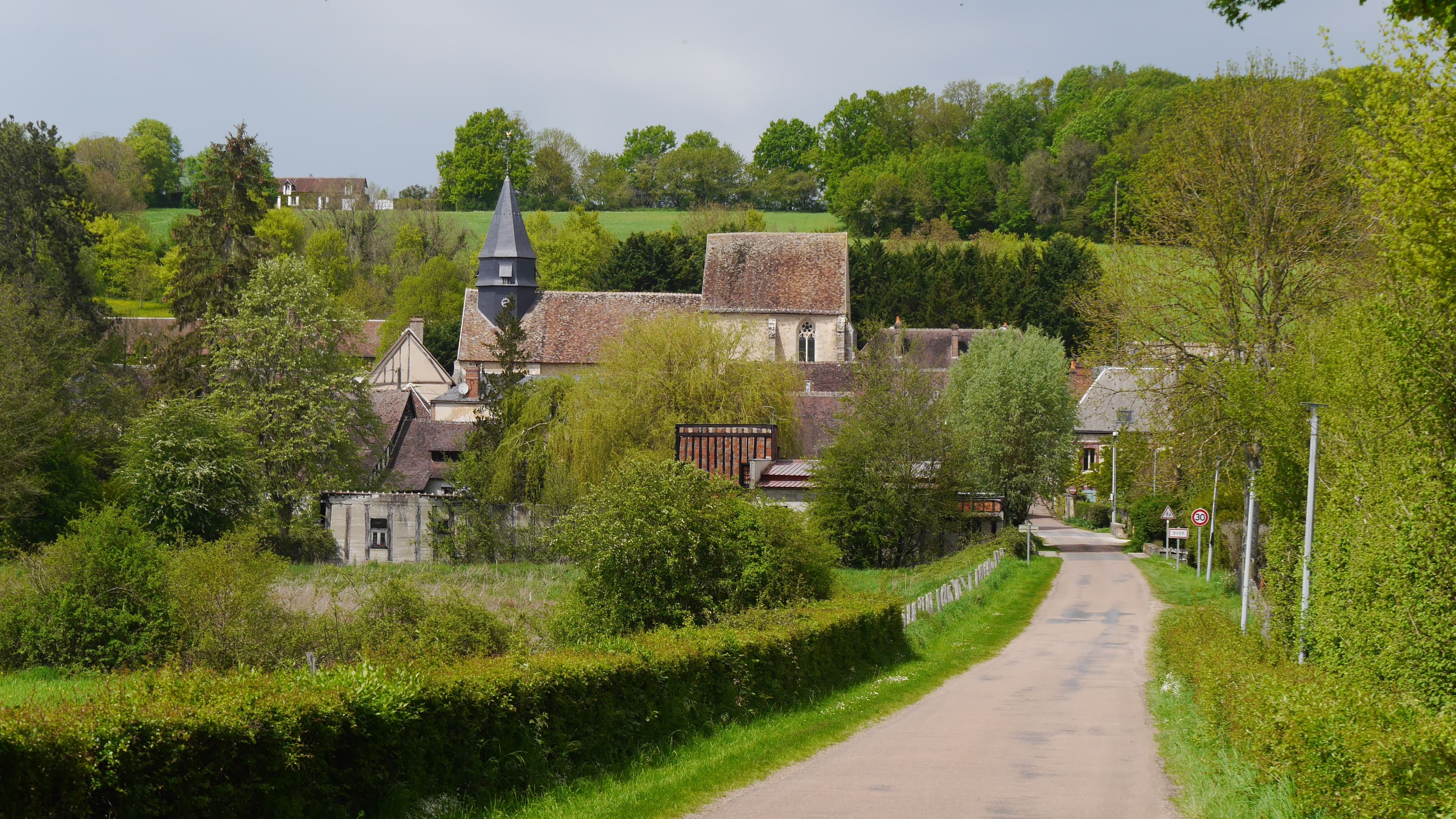 Dicy - Église St-Sébastien