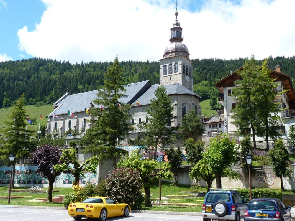 Eglise_du_Grand-Bornand.jpg