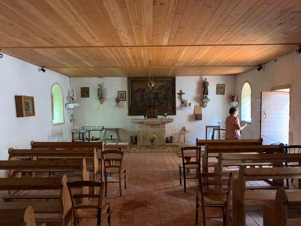 Intérieur_Chapelle_Saint_Georges_-_Saint-Symphorien-des-Bois_(FR71)_-_2021-07-07_-_6-Chabe01.jpg