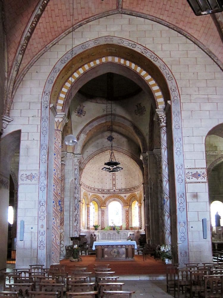 Montmorillon_notre_dame_choeur WIKI VELVET .jpg