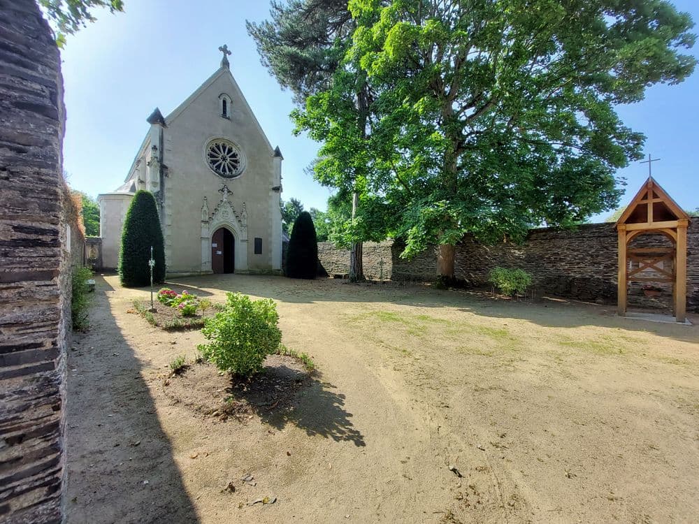 chapelle_des_martyrs_avrille.jpg