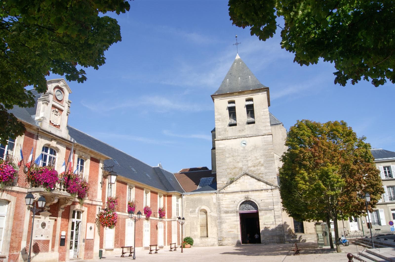 Lagny sur Marne - Abbatiale Notre-Dame-des-Ardents-et-Saint-Pierre