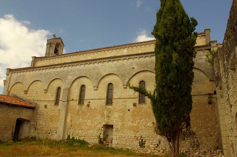 leglise-de-ronsenac-depuis-le-prieure-WIKI Traumrune.jpg